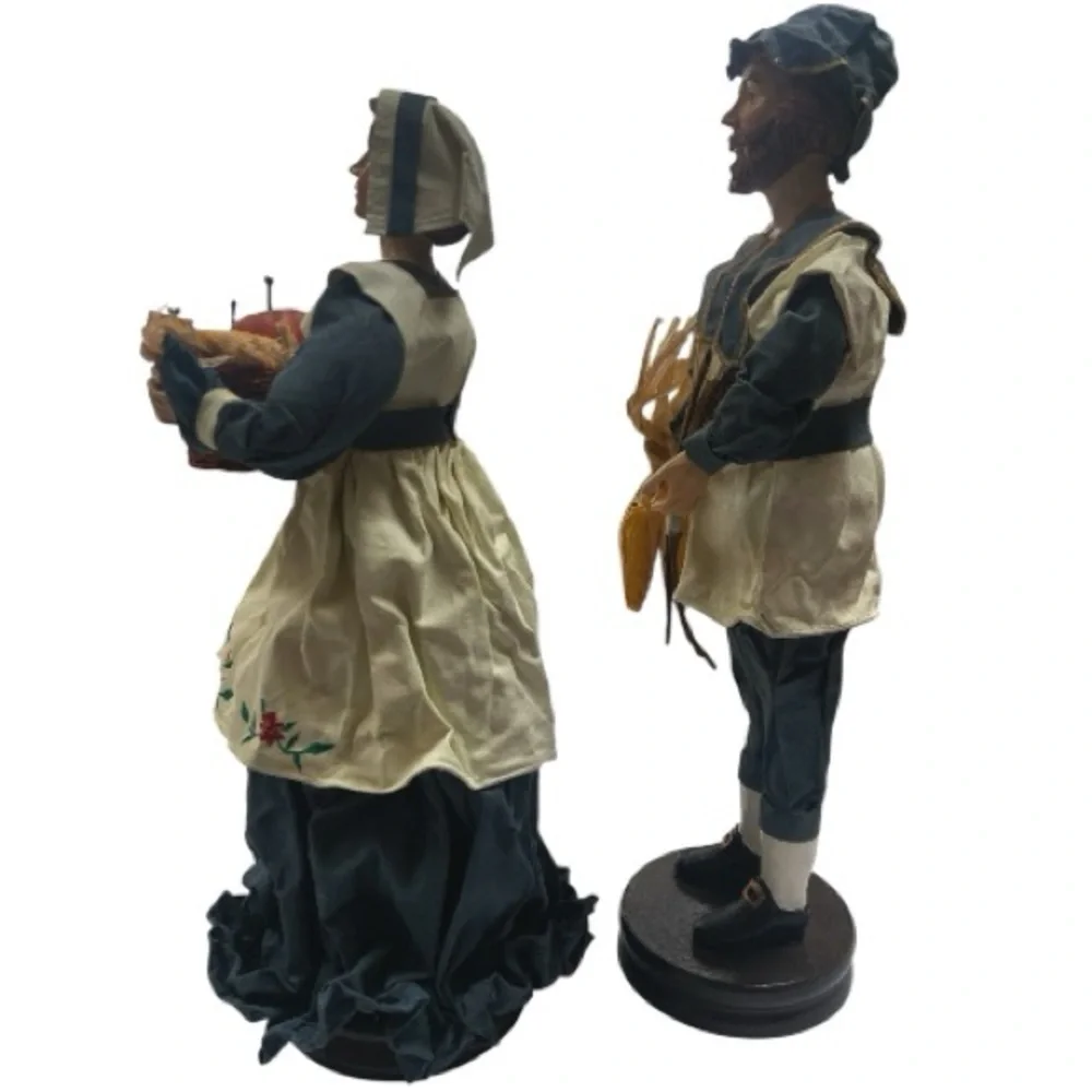 Vintage Silvestri Paper Mache Pilgrim Couple Set of 2 15” Thanksgiving Decor